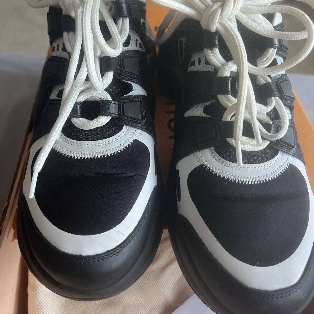 Louis Vuitton Archlight sneakers black and white size 39 Authentic